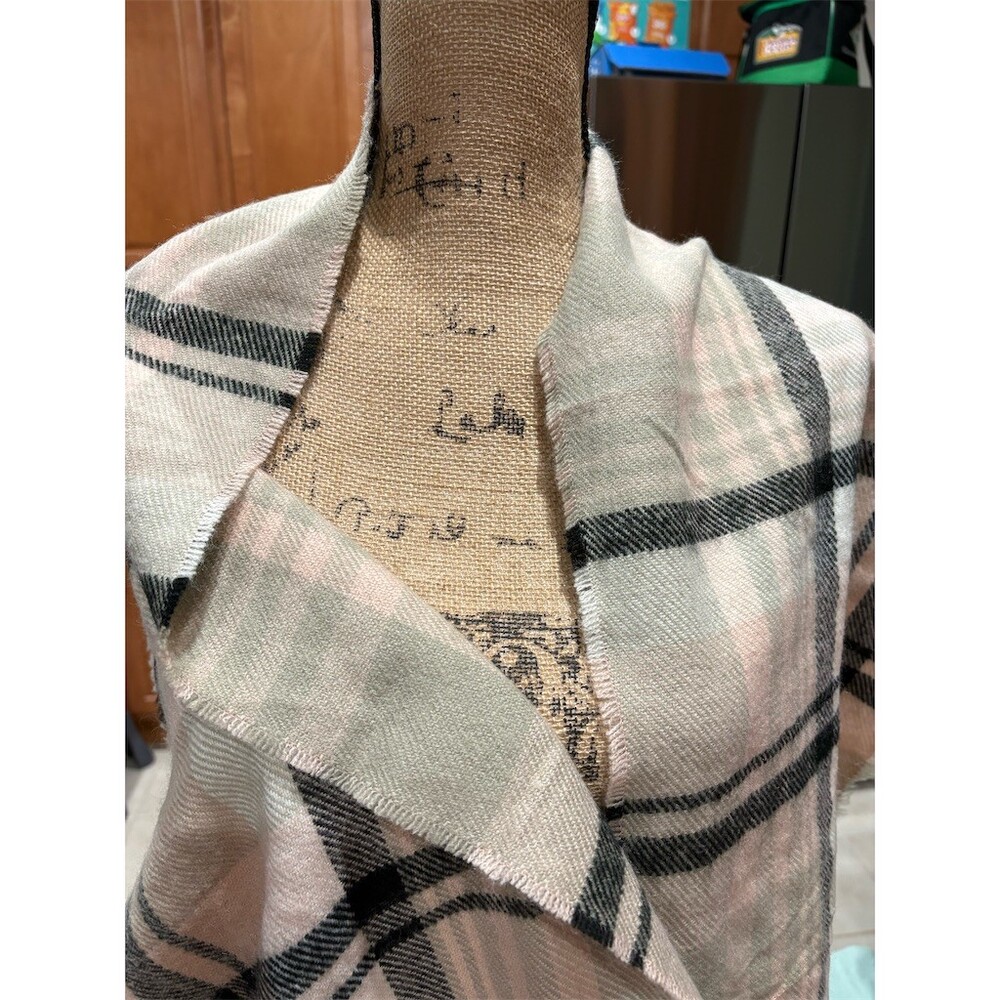 Simply Southern Shawl Wrap Womens Pink Cream Black Plaid Fringe Soft - Picture 6 of 6